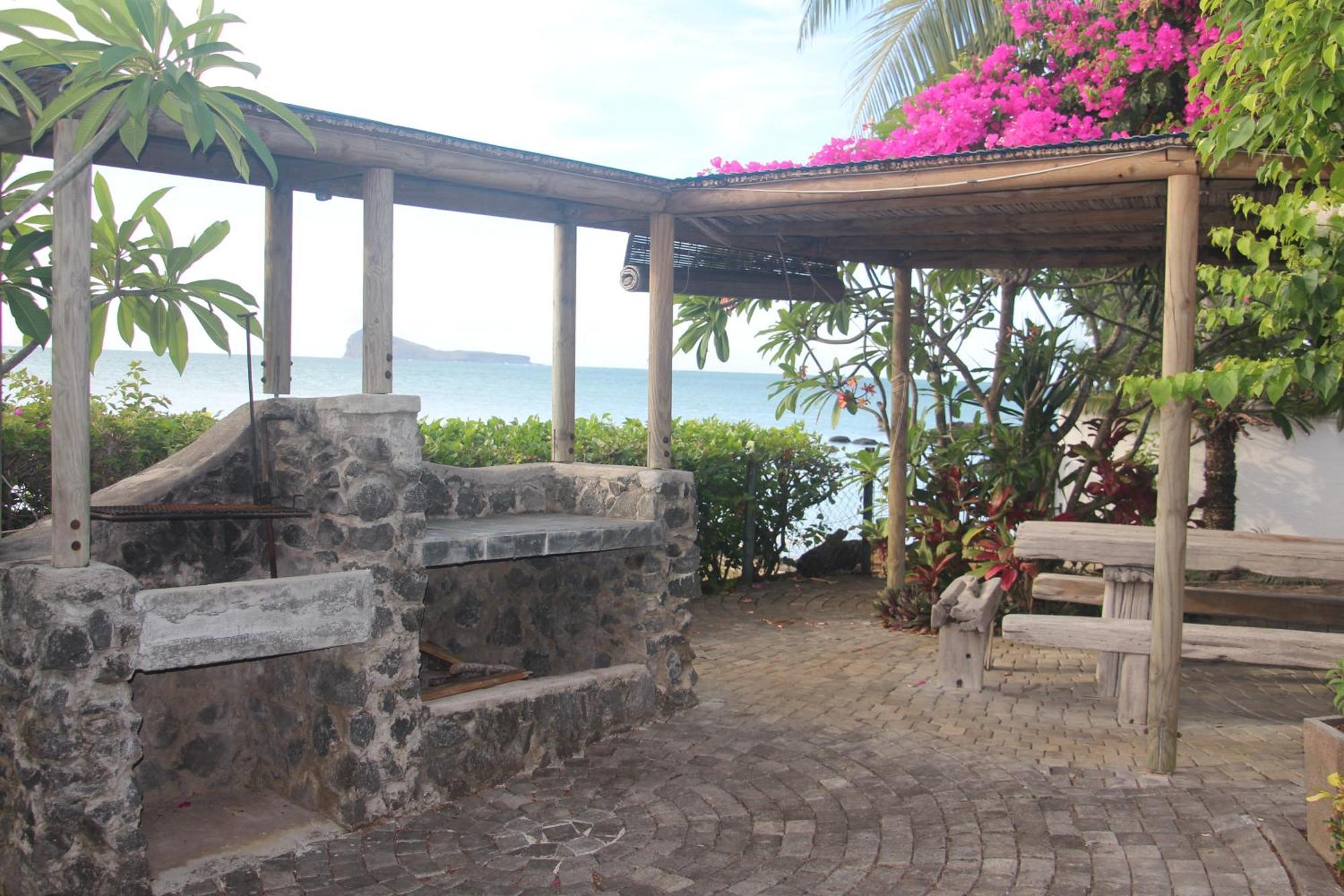 Kailani Hotel Calodyne Exterior photo